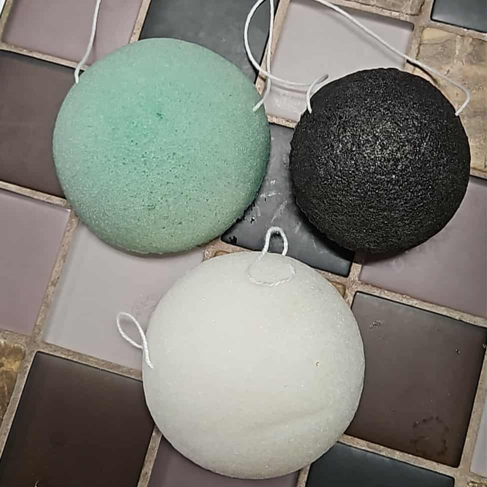 Pack 3 éponges Konjac, Charbon, Thé vert